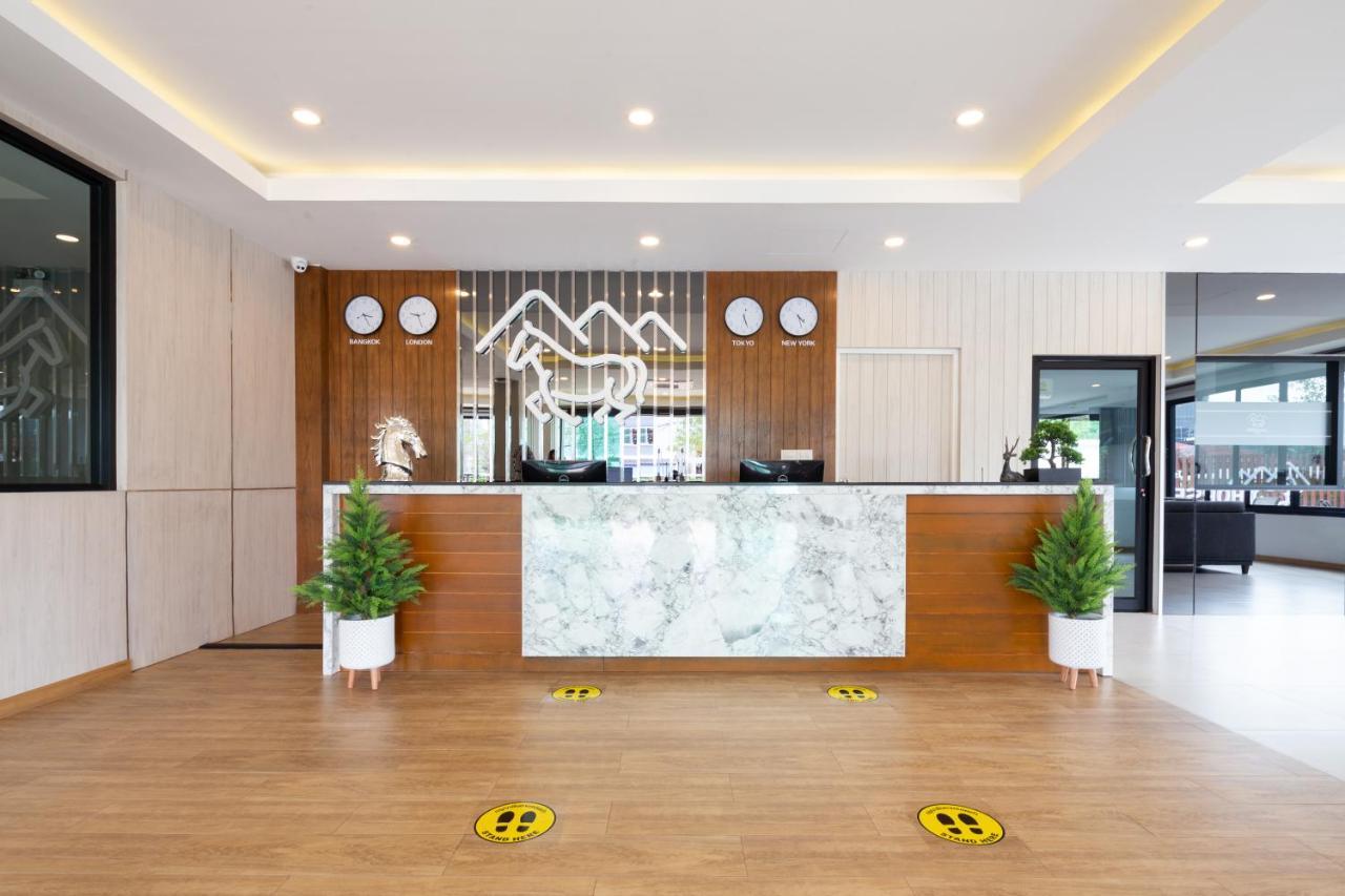 Horsehill Hotel Sriracha راشا سي المظهر الخارجي الصورة