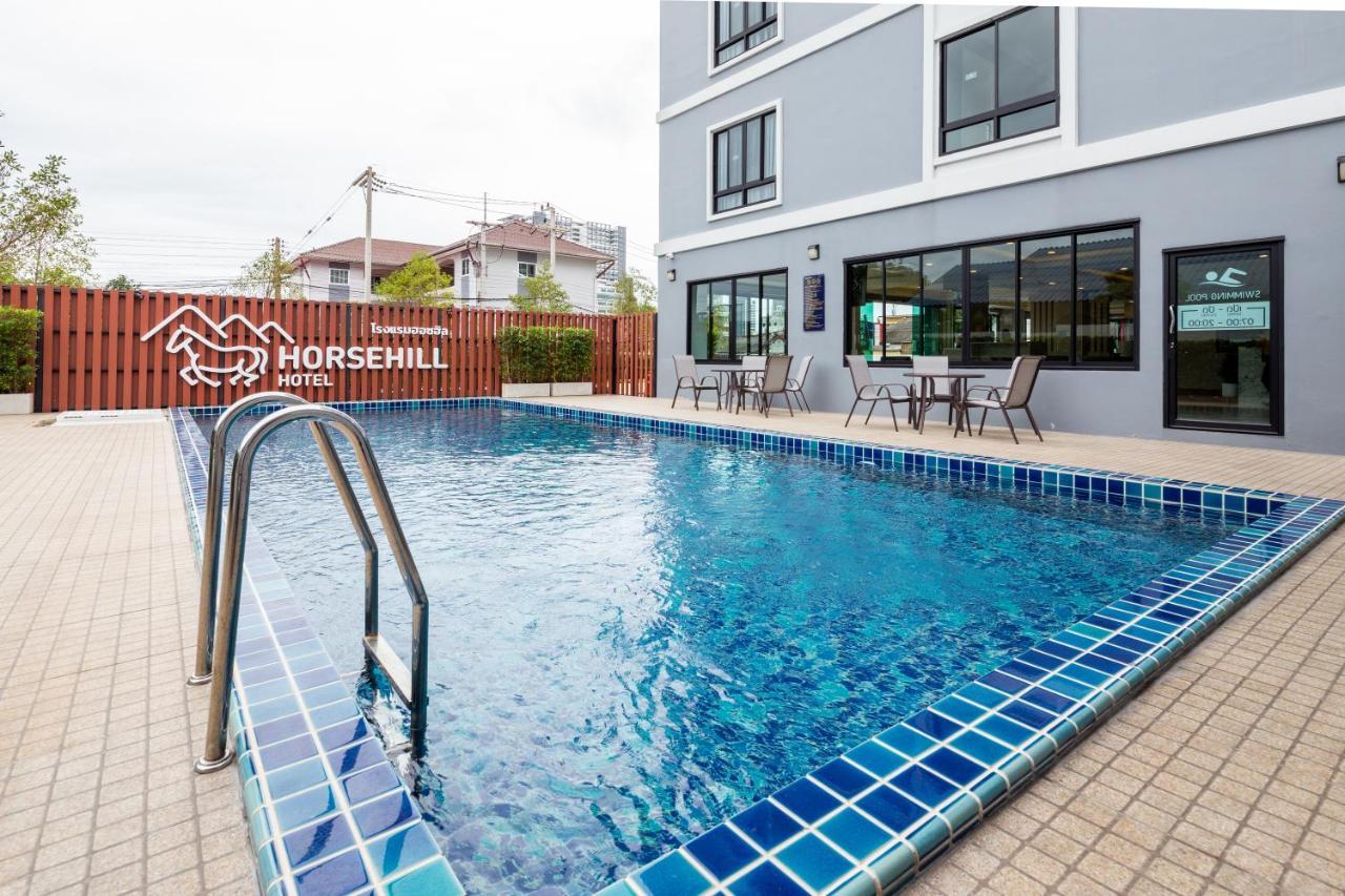 Horsehill Hotel Sriracha راشا سي المظهر الخارجي الصورة