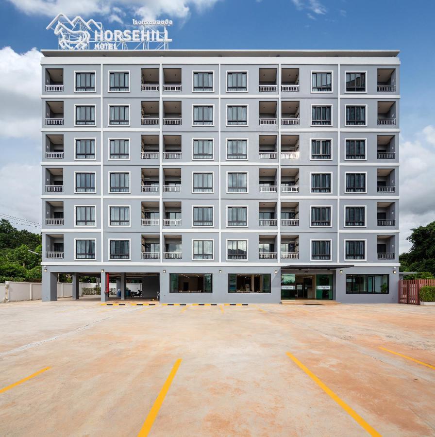 Horsehill Hotel Sriracha راشا سي المظهر الخارجي الصورة