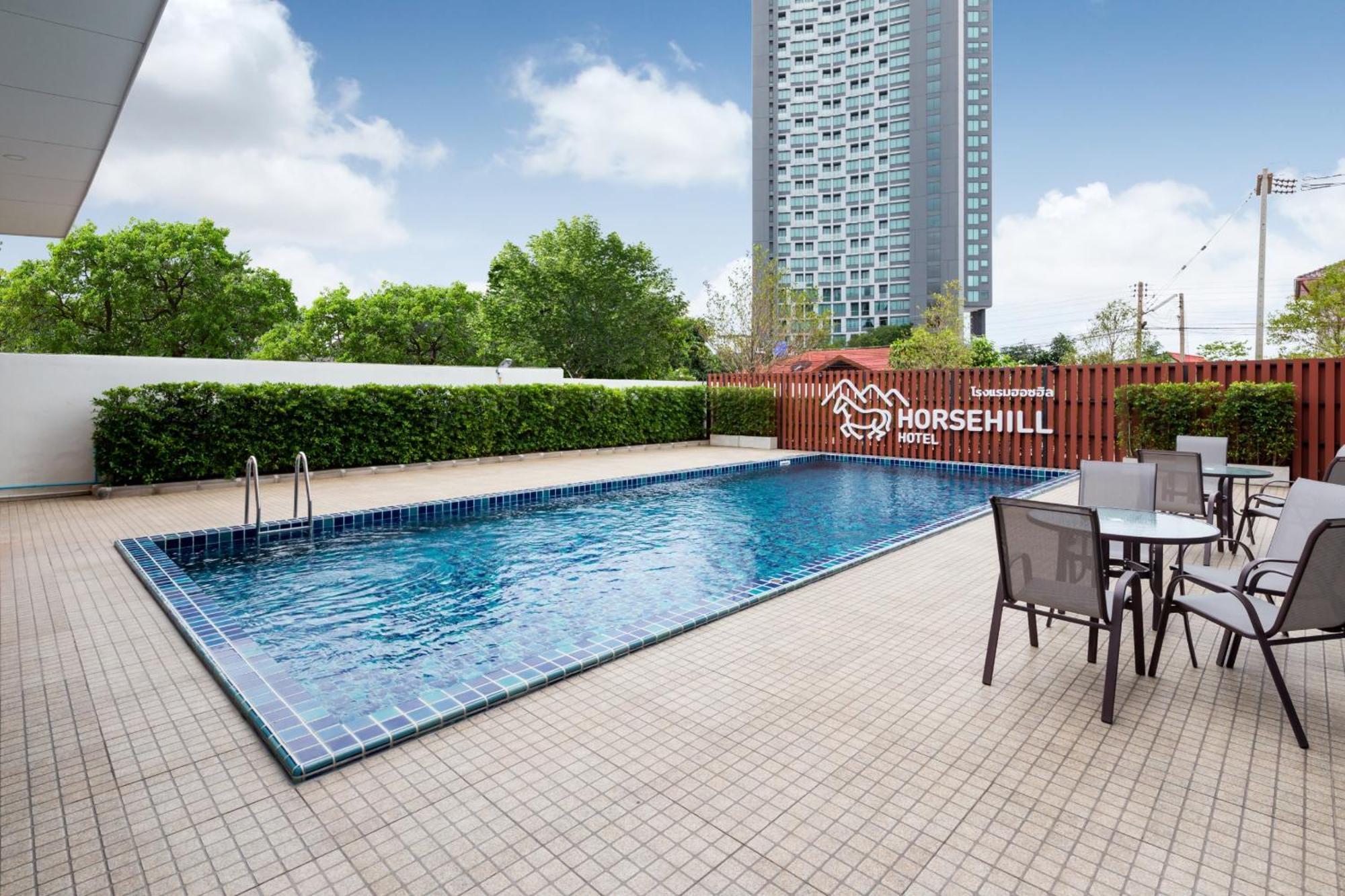 Horsehill Hotel Sriracha راشا سي المظهر الخارجي الصورة